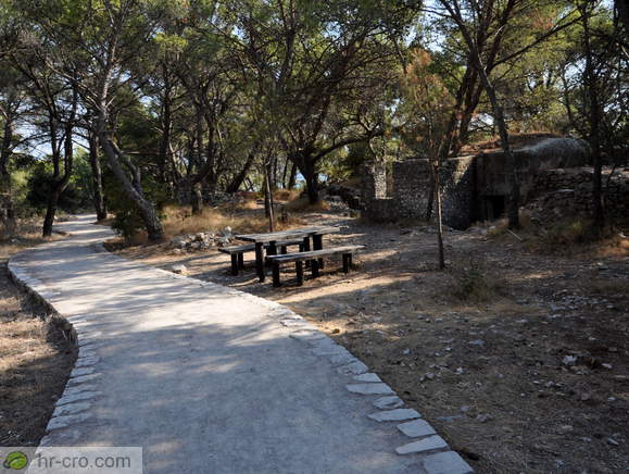 Path on the islet of Skoljic