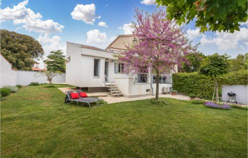 Beautiful Home In Stinjan With Kitchen Beautiful Home In Stinjan With Kitchen