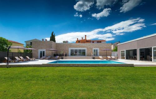 Gorgeous Home In Rovinjsko Selo