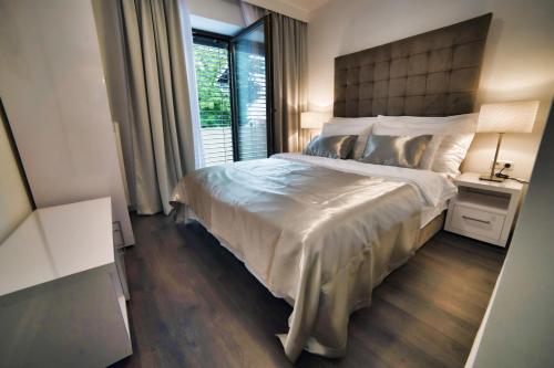 CASA V Luxury Apartments