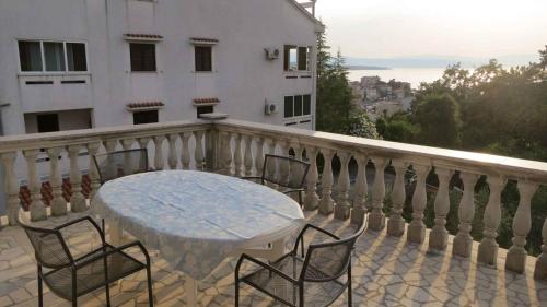 Apartments in Malinska/Insel Krk 13157