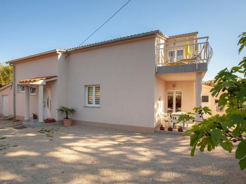 Luxurious Apartment in Sveti Vid-Miholjice with Terrace