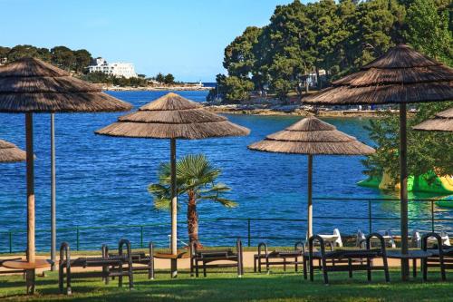 Apartment Josipa with 2 bedrooms near the sports center and the beach