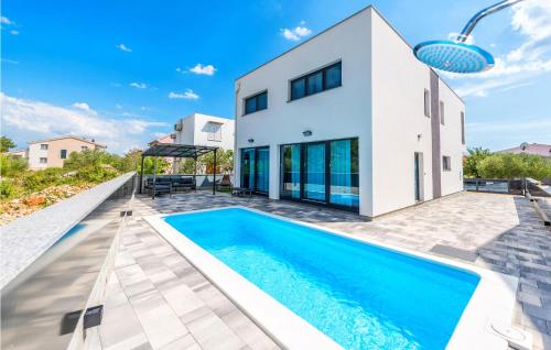 Beautiful Home In Srima