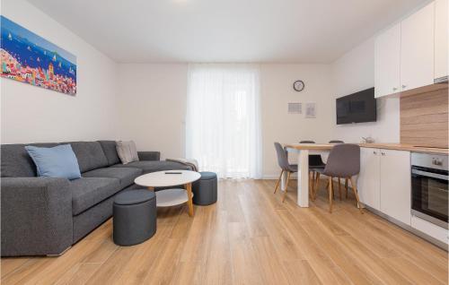 Stunning Apartment In Zadar With Wifi