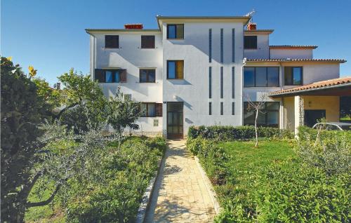 2 Bedroom Gorgeous Apartment In Porec 2 Bedroom Gorgeous Apartment In Porec