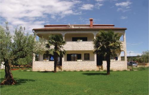 1 Bedroom Awesome Apartment In Porec