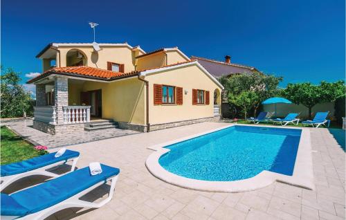 Beautiful Home In Fazana With Kitchen