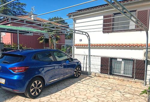 Apartments Malenica, Njivice, Croatia, 200 m from the sea