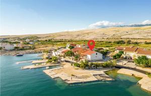 1 Bedroom Awesome Apartment In Kustici