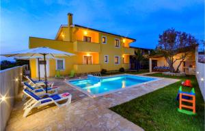 Gorgeous Home In Pula With Wifi