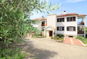 Apartment Ema in ruhiger Lage mit Parkplatz im Hof