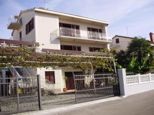 Apartment in Malinska 50