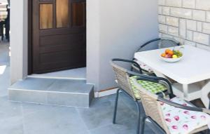 2 Bedroom Beautiful Apartment In Zadar