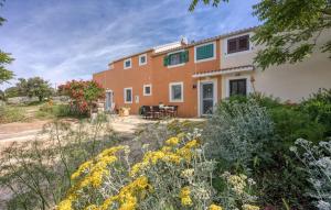 2 Bedroom Beautiful Apartment In Veli Losinj
