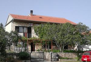Apartments with a parking space Maslenica, Novigrad - 11089