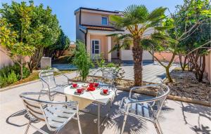 Stunning Apartment In Fazana With House Sea View