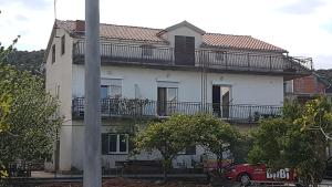 Apartments by the sea Bilice, Krka - 16689