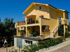 Apartments in Njivice/Insel Krk 39735