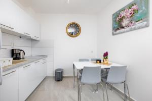 Apartments Tea