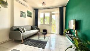 Apartment Green