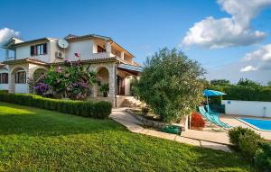 Amazing Home In Pula With House Sea View
