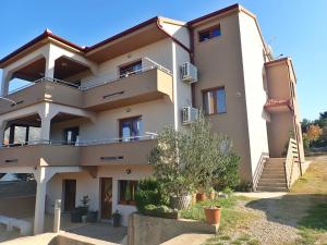 Apartment in Rovanjska, comfortable and close to the beach
