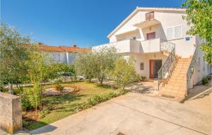 Gorgeous Apartment In Malinska With Wifi