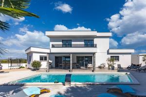 VILLA MIRAKUL
