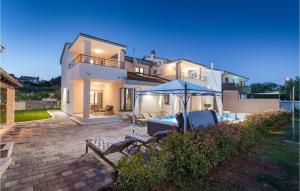 Stunning Home In Stinjan