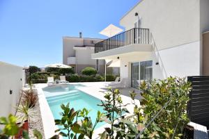 Villa Abyss