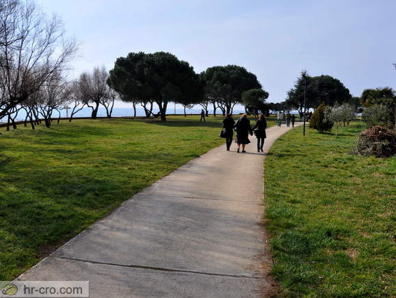 Novigrad - Rivarela Beach