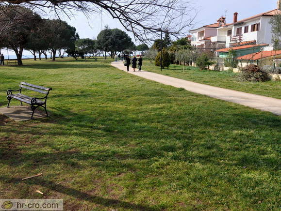 Novigrad - Rivarela Beach