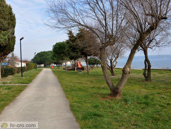 Novigrad - Rivarela Beach