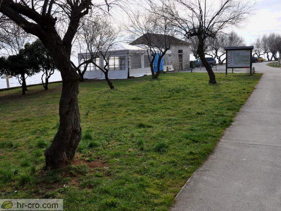 Novigrad - Rivarela Beach