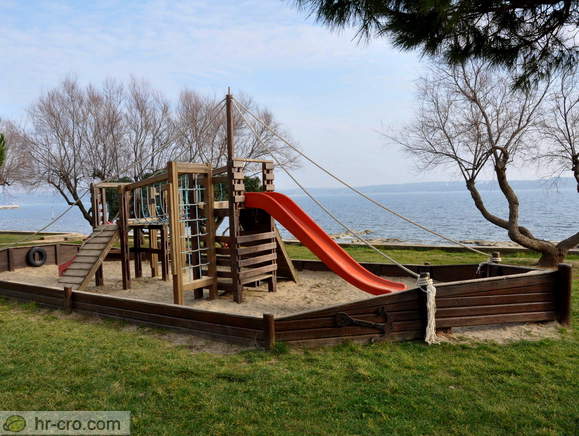 Novigrad - Rivarela Beach