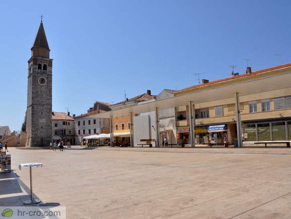 Trg slobode z zvonikom