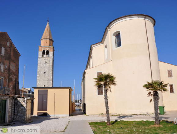 Zvonik z južne strani