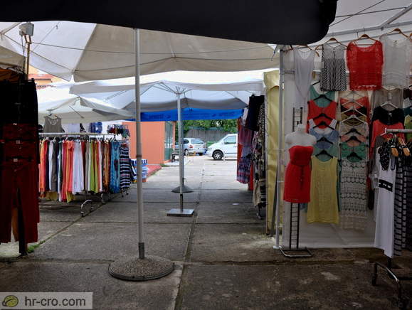 Cres - Market place