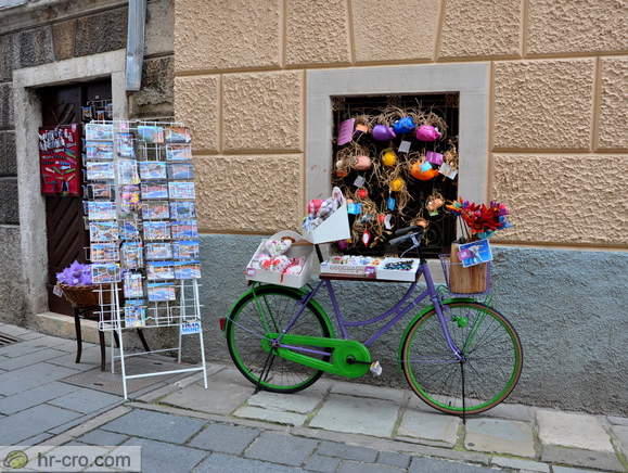 Cres - Trg Frane Petrića