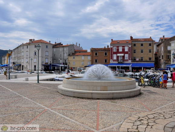 Cres - Trg Frane Petrića