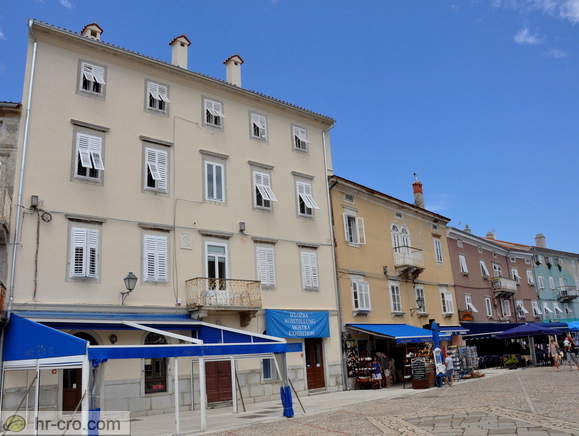 Cres - Trg Frane Petrića