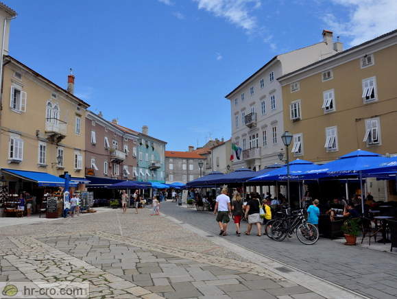 Cres - Trg Frane Petrića