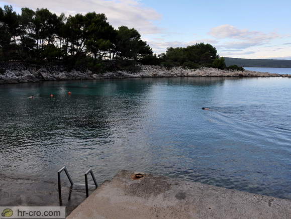 Nerezine - Plaža-Zaliv Galboka