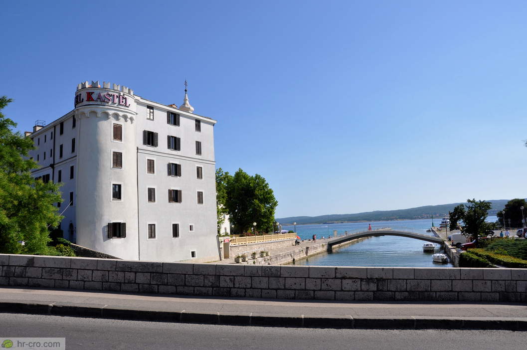 Hotel and Pauline Bridge at the mouth of the Dubracina