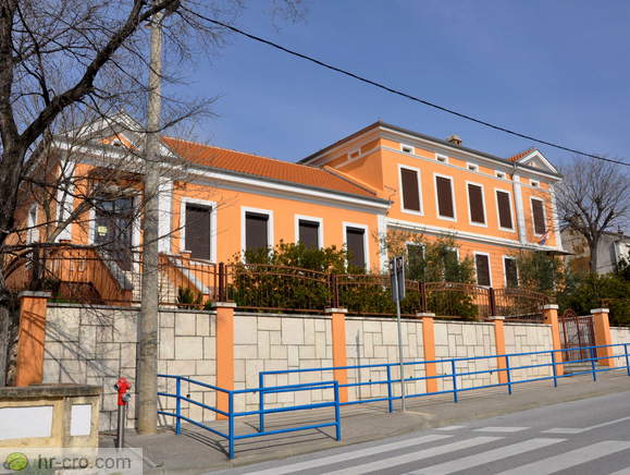 Primary school of Vladimir Nazor - Crikvenica - Dramalj