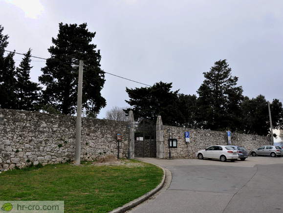 Novi Vinodolski - Überreste des Pavlinian Kloster
