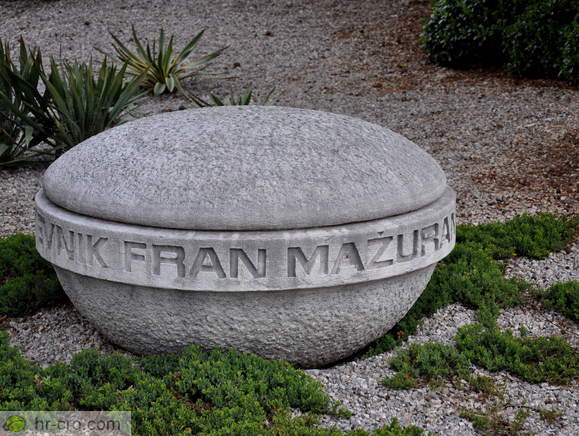 Novi Vinodolski - Überreste des Pavlinian Kloster