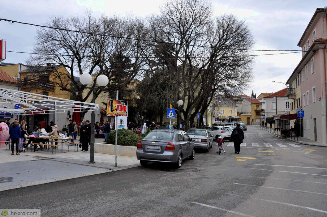 Selce - Trg palih boraca Platz