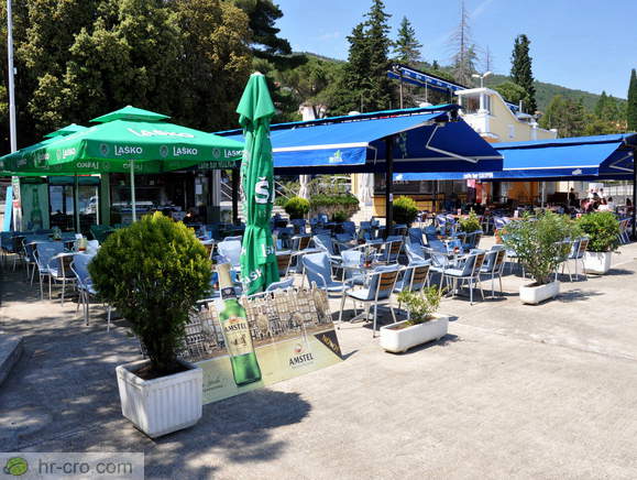 Plaža Ičići - Lokali